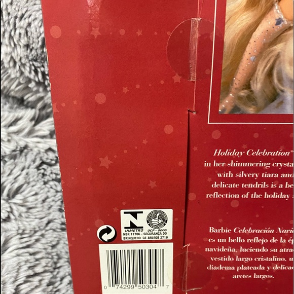 NRFB 2001 Holiday Celebration Barbie - Picture 6 of 6